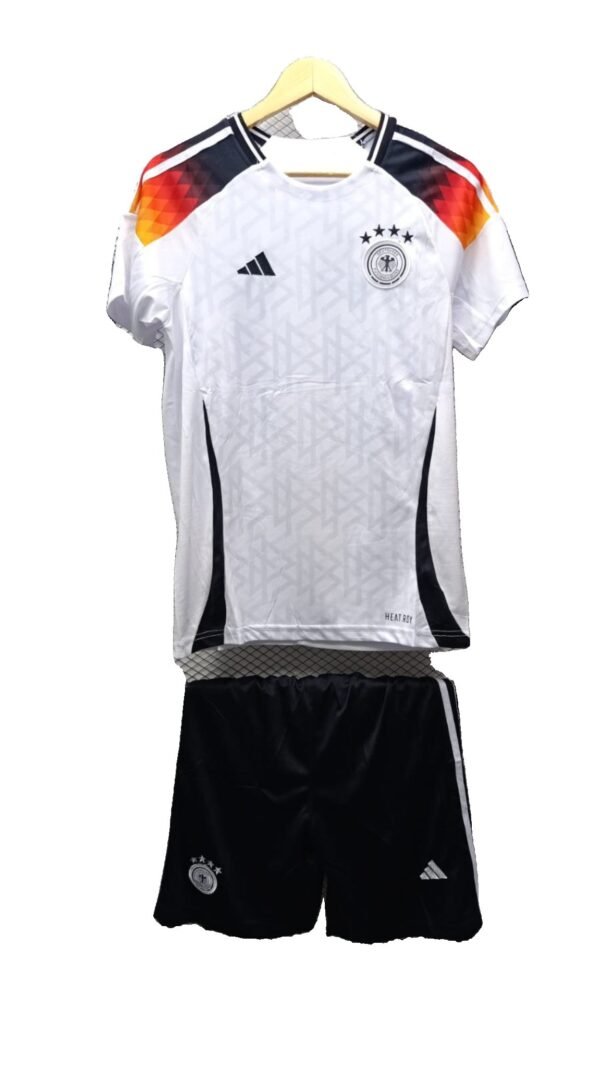 2026/05/wp-1779225899473.jpg 🌍 Colección Grandes de Europa: Vístete como los Reyes del Fútbol