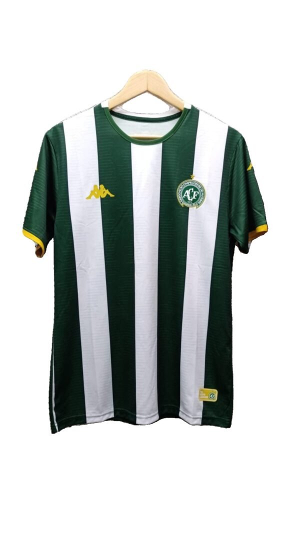 2026/05/wp-1779492315863.jpg Hermandad de Sangre y Verde: La Historia Detrás de la Camiseta de Chapecoense