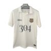 La camiseta polo blanca 304 de Lamine Yamal